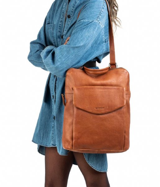 Burkely Handtas Burkely Just Jackie Backpack Crossover Auburn Cognac (24) Burkely Handtas Burkely Just Jackie Backpack Crossover Auburn Cognac (24)